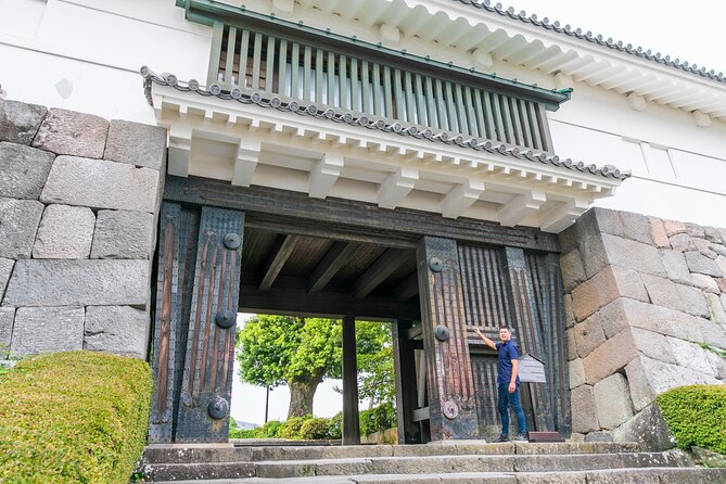 Odawara Castle and Town Guided Discovery Tour - Stop 7: Hotokuninomiya Shrine, a scholar you’ll recognize