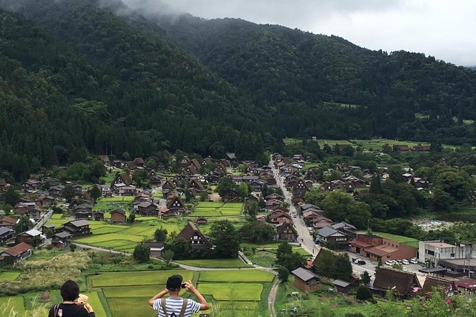 [One-day bus tour departing from Kanazawa Station] Shirakawa-go and Gokayama - Two World Heritage Villages Enjoyable Bus Tour - Key things that make this tour work