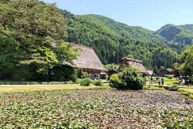 [One-day bus tour departing from Kanazawa Station] Shirakawa-go and Gokayama - Two World Heritage Villages Enjoyable Bus Tour - Michi-no-Eki Shirakawago: the quick hit before real walking