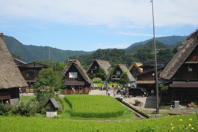 [One-day bus tour departing from Kanazawa Station] Shirakawa-go and Gokayama - Two World Heritage Villages Enjoyable Bus Tour - Lunch in between: why it’s more than just food