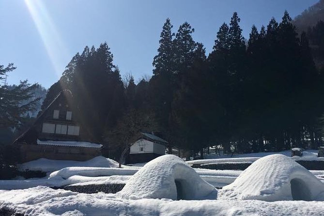 [One-day bus tour departing from Kanazawa Station] Shirakawa-go and Gokayama - Two World Heritage Villages Enjoyable Bus Tour - How the guide makes it feel easy, not overwhelming