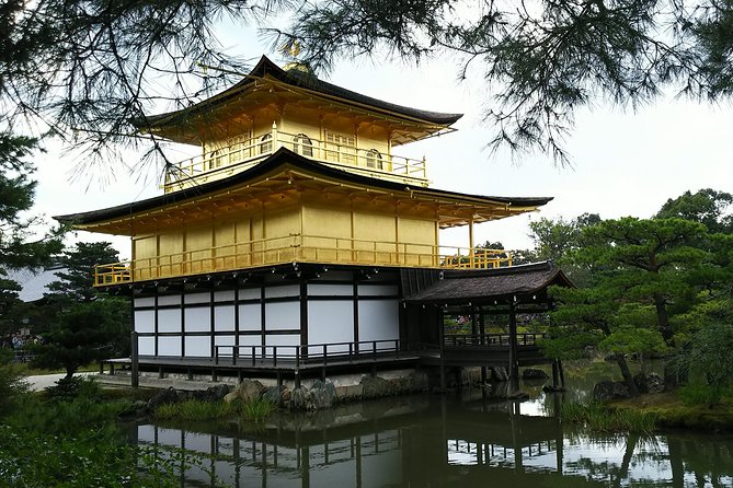 One-Day Walking Tour : Enjoy Kyoto to the fullest! - Stop 2: Kinkaku-ji, the Golden Pavilion, and the ¥500 Entry Step