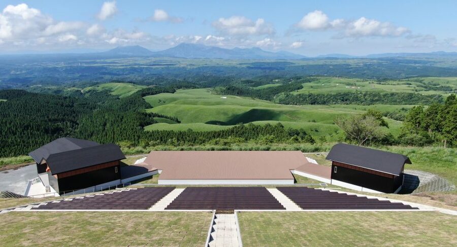 Open-air theater "Tao- no-Oka" Drum TAO Live performance - The Skyward Stage: what it looks like when the show starts
