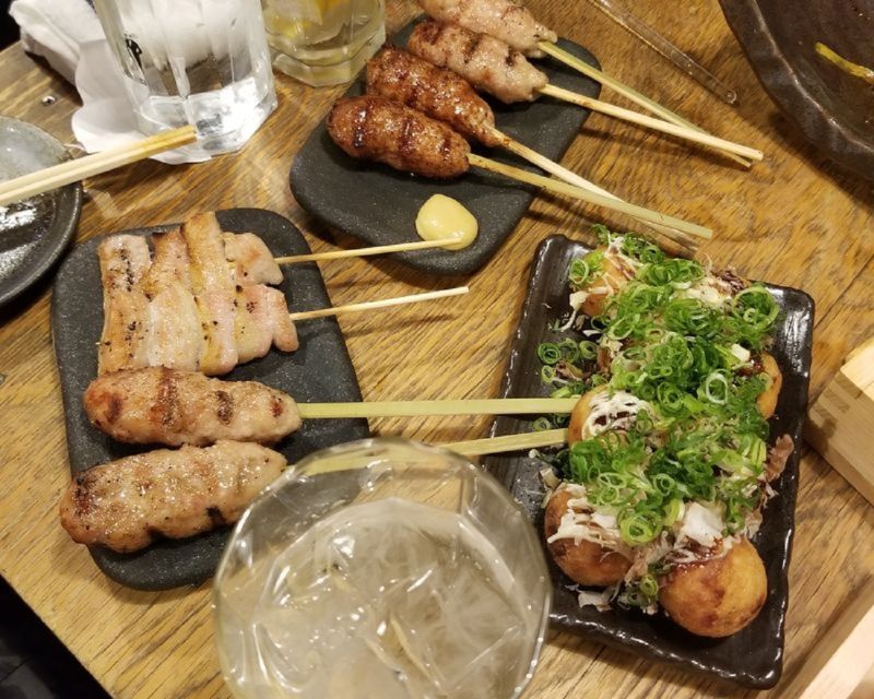 Osaka: Bar-Hopping Night Tour in Namba - The longer bar stop and the Ura-Namba food alley vibe