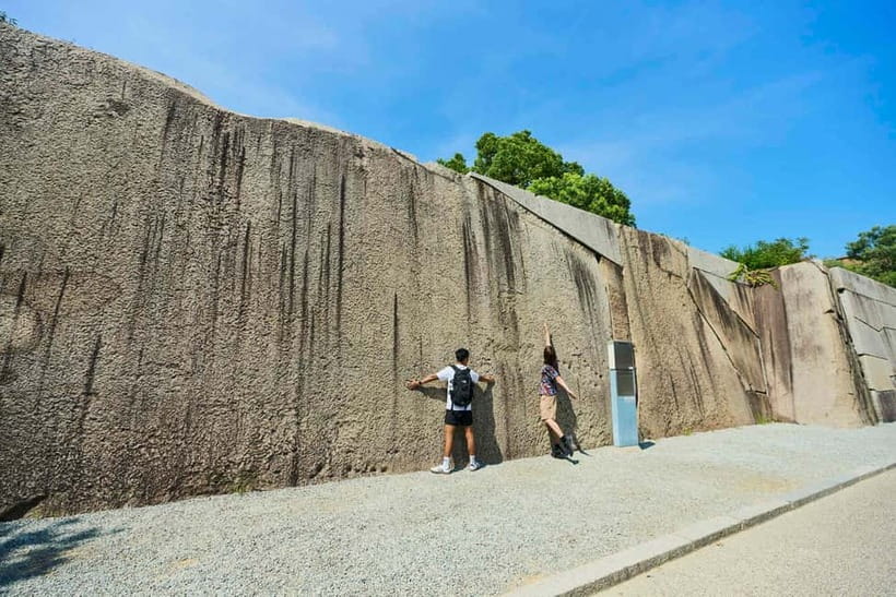 Osaka: Castle History Walking Tour / Castle Tower Admission - Hokoku Shrine: A Short Stop That Adds Meaning to the Grounds