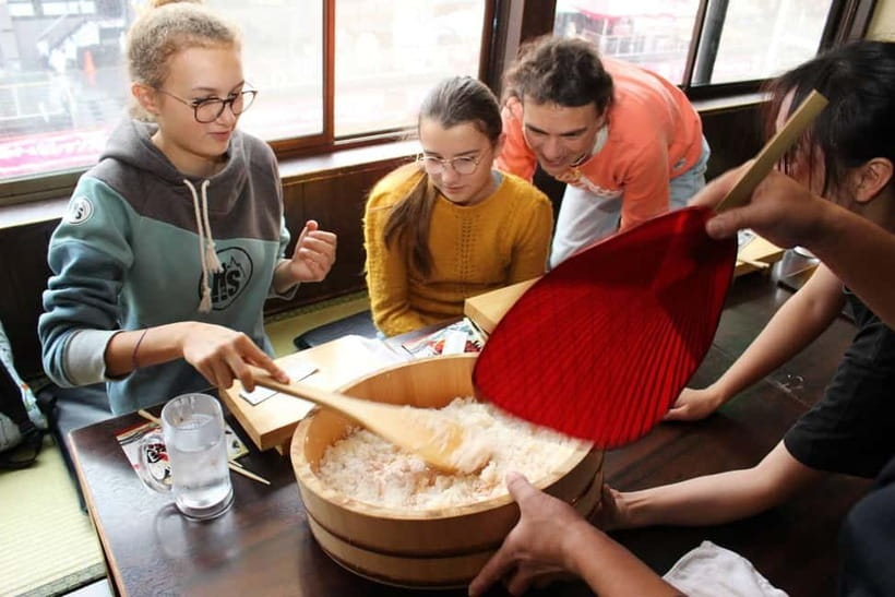 Osaka Dotonbori: Hand Roll Sushi Experience - Key highlights worth planning for