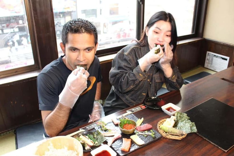 Osaka Dotonbori: Hand Roll Sushi Experience - Making Hand Rolls in a Tatami Room With River Views