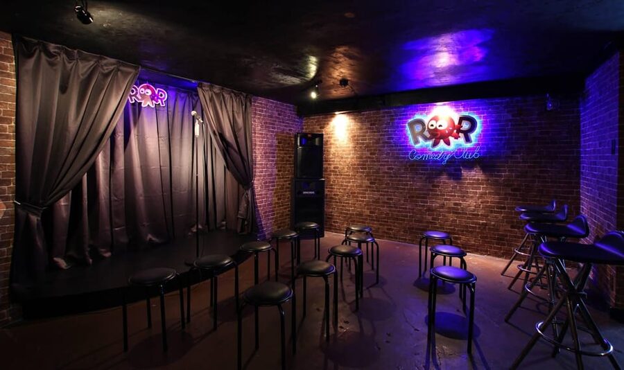 Osaka: English Stand Up Comedy Show at Osaka Comedy Club - Entering Osaka Comedy Club, in a Room That Feels Personal