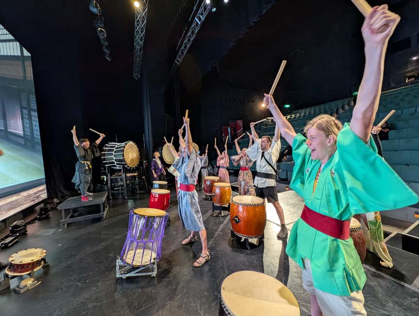 OSAKA:Feel the Power! Learn Taiko Drum from Professionals - The stage performance, gift video, and that “I did it” feeling
