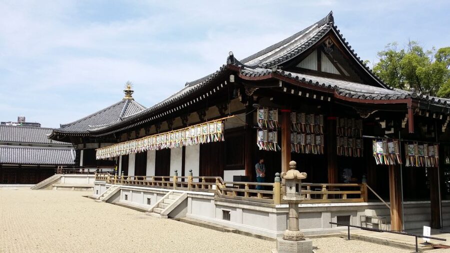 Osaka: Full-Day Sightseeing Tour by Private Vehicle - Abeno Harukas 300: the city views and the basement food market