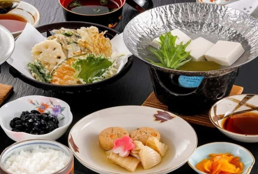 Osaka/Kyoto: Amanohashidate & Miyama Tour with Boat & Lunch - Chion-ji Temple in Miyazu: wisdom-themed stop before the views