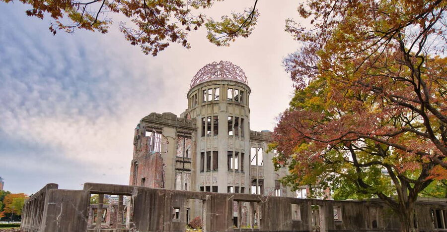 Osaka/Kyoto: Hiroshima Miyajima Bus Tour & Shinkansen Ticket - Shinkansen first, planning later: how the day is structured