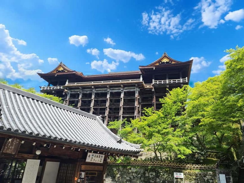 Osaka: Kyoto & Uji Historical Sites and Scenic Delights Tour - Yasaka Koshindo: Multicolored Prayer With a Pop-Culture Footprint
