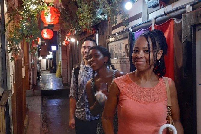 Osaka Local Foodie Walking Tour in Dotonbori and Shinsekai - Dotonbori Dogu-ya-suji: Knives, Souvenirs, and the Start of the Neon Pull