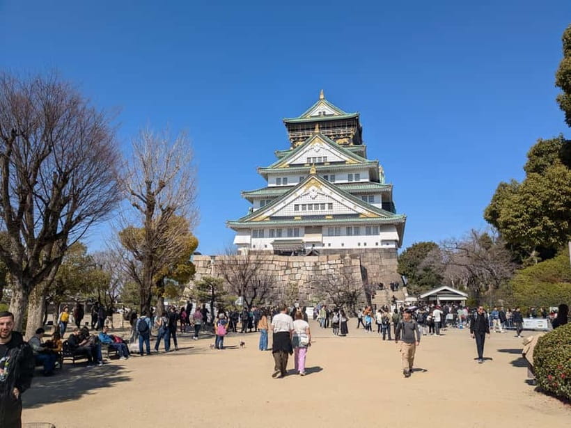 Osaka: Osaka Castle Guided Tour with Local Guide - Samurai, shoguns, and the Edo period, explained in plain language
