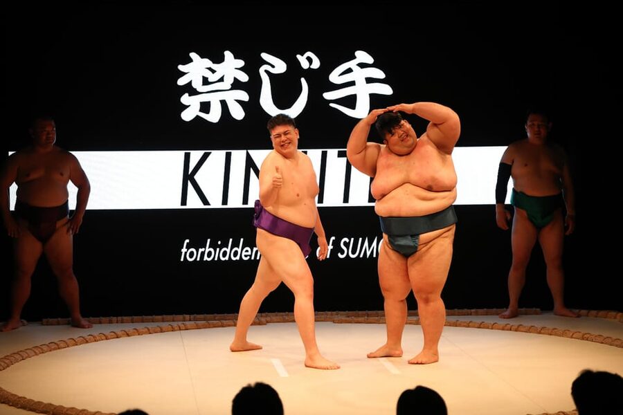 Osaka: Sumo Stage Show with Bento or Snack + Fight & Photo - Learning sumo rules without feeling like you are in class