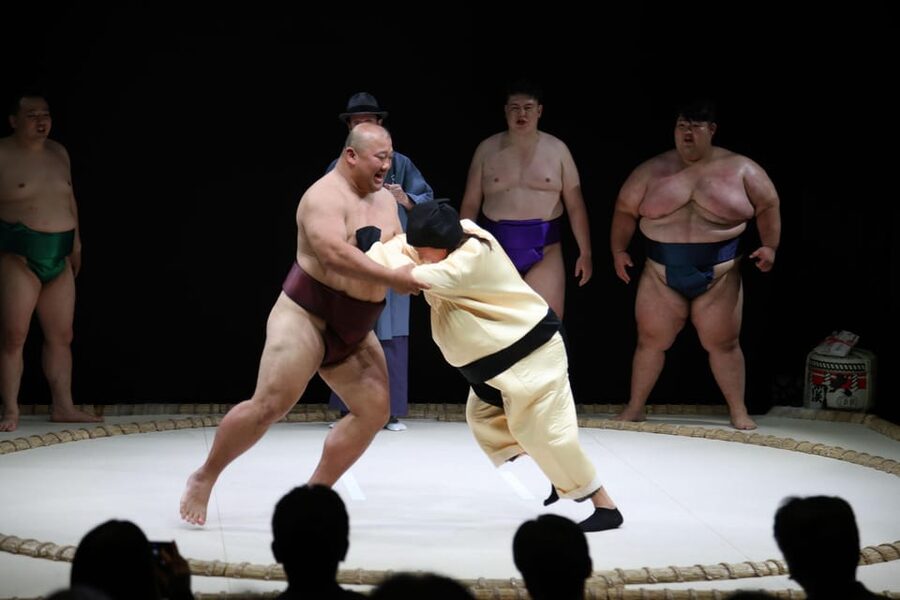 Osaka: Sumo Stage Show with Bento or Snack + Fight & Photo - Bento or snack plus a drink: what to expect from the included food