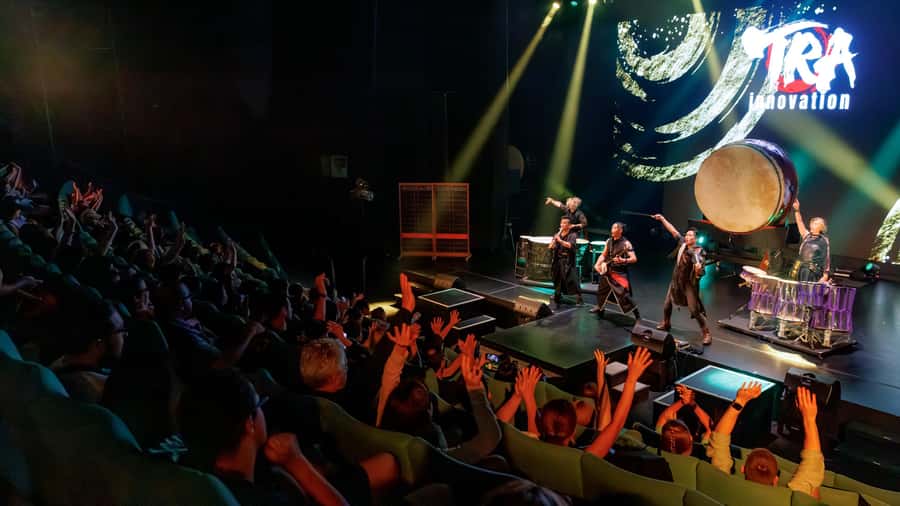 Osaka: UTAGE Japanese Taiko Live Show - Audience participation: watching is fun, but playing is the real hook