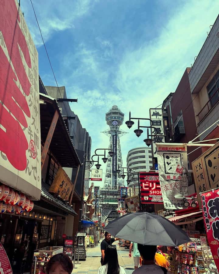 Osaka: Visit the must-see places. - Isshin-ji Temple and the human-ash statues tradition