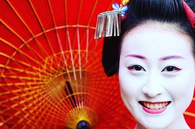 Private Dinner with Maiko and Geiko in Kyoto - What you learn about geisha culture, without feeling like you’re in class