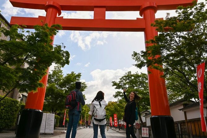 Private Kyoto Tour with a Local, Highlights & Hidden Gems, Personalised - Gion and Shimbashi walks, plus tea-house street atmosphere