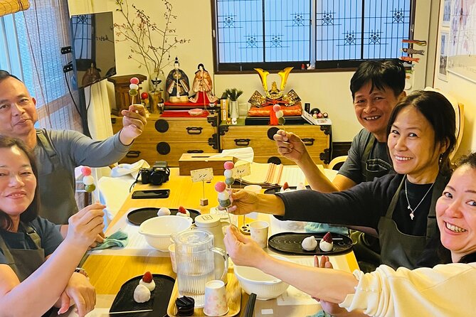 Private Mochi Sweets Making class near Shibuya area - A quiet sweets class in Sangenjaya, close enough to Shibuya