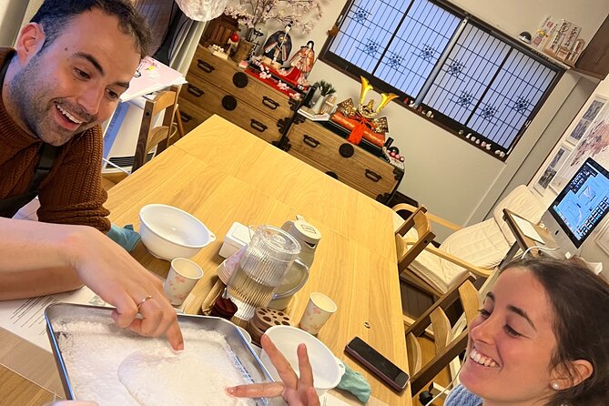 Private Mochi Sweets Making class near Shibuya area - Neighborhood context: Sangenjaya is a smart base for a food lesson