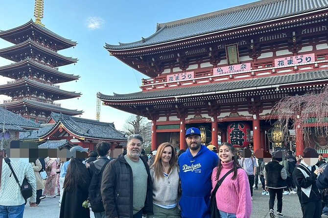 Private Tour Guide in English or Spanish (Español) - Akihabara: electronics and anime browsing with a local route