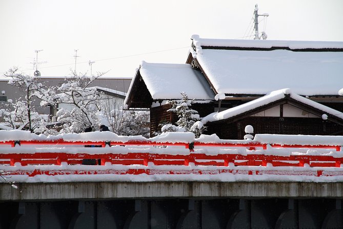Private Tour Kanazawa, Shirakawago, Hida Furukawa,Takayama - Shirakawago UNESCO: 2.5 hours, the Sho River bridge, and winter-ready planning