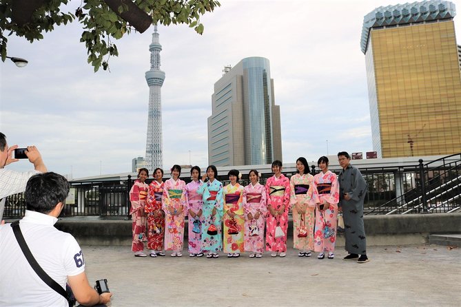 Ride a rickshaw wearing a kimono in Asakusa! Enjoy authentic traditional culture! - Meeting HANAKAJapan and stepping into kimono mode