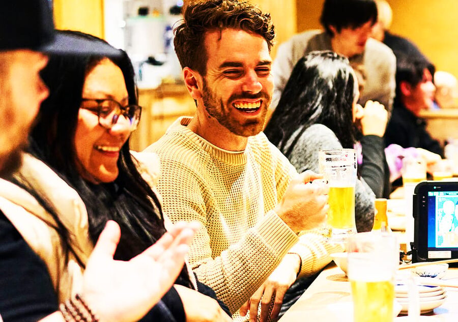 Shinjuku: Food Tour - 15 Dishes at 4 local eateries - Drinks and Etiquette: How the Guide Helps You Eat Without Guesswork