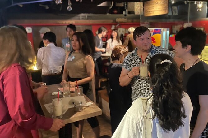 Shinjuku Locals &Traveller Meet&Drink Experience Solo going Party - The party flow: table games that do the heavy lifting