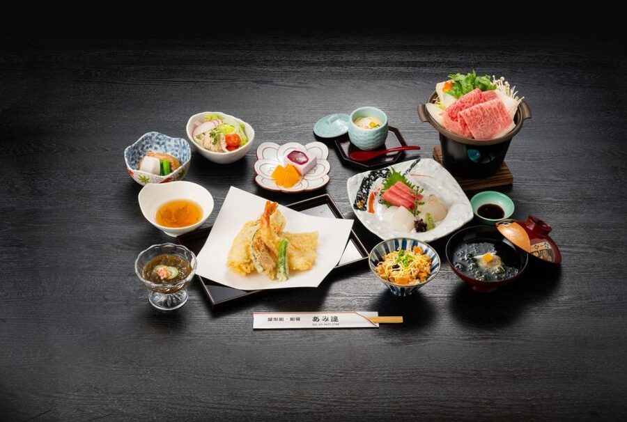 Sumida River: Japanese Traditional Yakatabune Dinner Cruise - Tokyo Skytree after dark: why the second stop matters