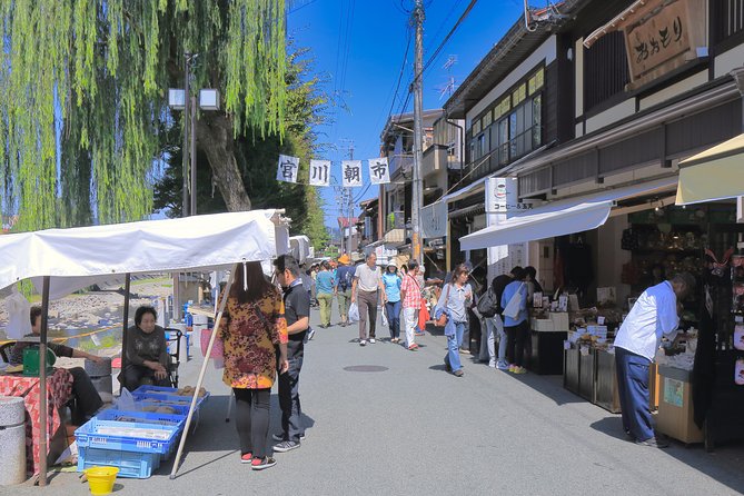 Takayama and Shirakawago/Photoshoot by professional photographer - Takayama old town: streets and Edo-era buildings that love a camera