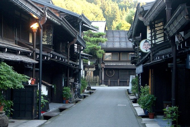 Takayama Half-Day Private Tour with Government Licensed Guide - Sanmachi Suji: Edo-Era Streets in a 15-Minute Hit