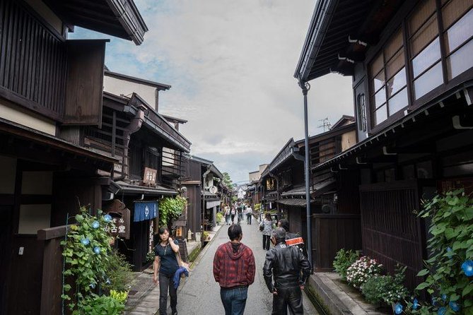 Takayama Half-Day Private Tour with Government Licensed Guide - Takayama Jinya: When Timber and Tokugawa Power Moved In