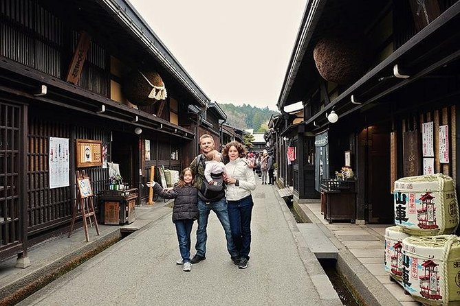 Takayama Half-Day Private Tour with Government Licensed Guide - Meeting Up and the Reality of a Walking Tour