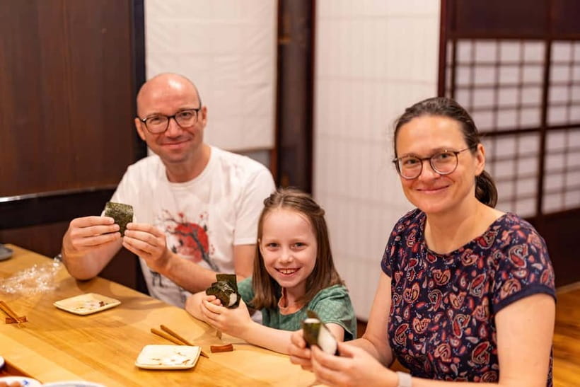 Takayama: Onigiri and miso soup making at a buddhist temple - Your one-hour rhythm: what happens from the first minute to the last bite