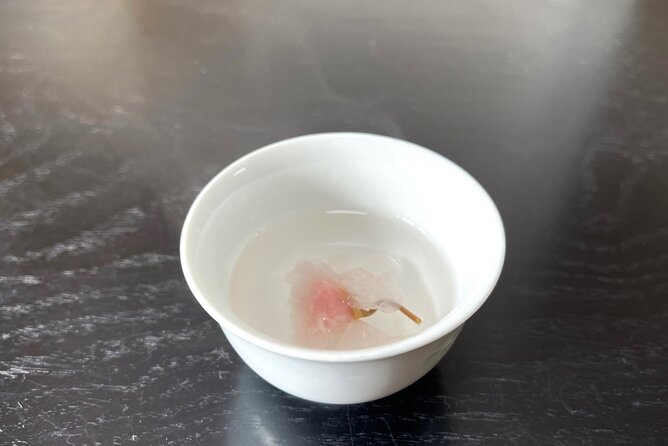 Tea Ceremony Workshop in Tokyo by the Experienced Instrucor - Finding the Tea Room: Meeting Point, Second-Floor Reality, Socks Required