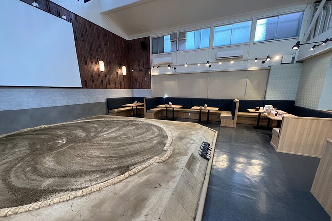 the SUMO show - Seating, standing, and the 60-person reality