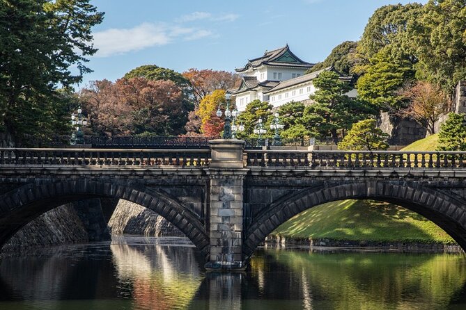 Tokyo 1-Day Bus Tour, pickup from 28 designated hotels in Tokyo - Hamarikyu Gardens to Hinode Pier: calm greens, then a seat by the water