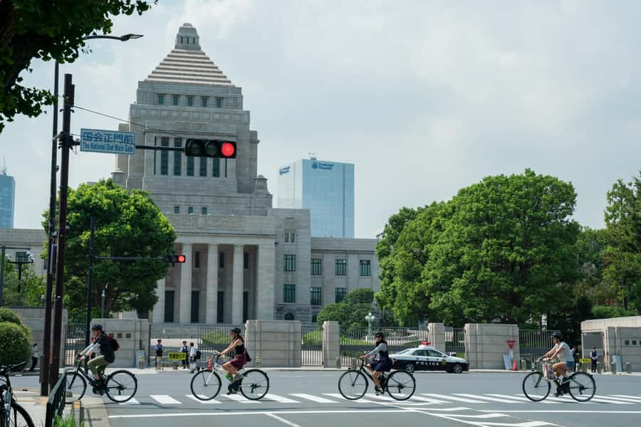 Tokyo: 3-hour Guided E-Bike Tour of the City's Hidden Gems - City Route: Ginza and Tokyo Station, plus Kiyosumi Garden and Tomioka Shrine
