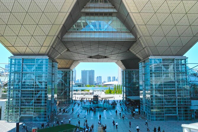 Tokyo Architecture and Contemporary Art Walking Tour with a local guide - Roppongi and the Art Triangle: Museums That Make the Walk Easy