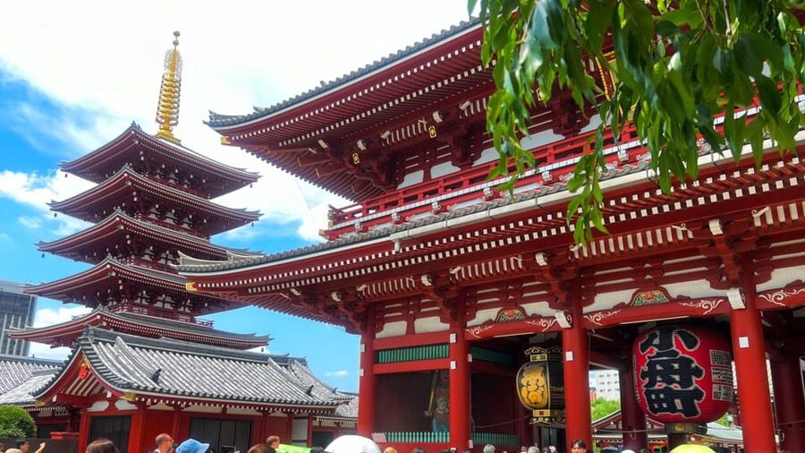 Tokyo: Asakusa and Tokyo’s Oldest Temple Senso-ji Tour - Kaminarimon Gate: the iconic red landmark and what to notice