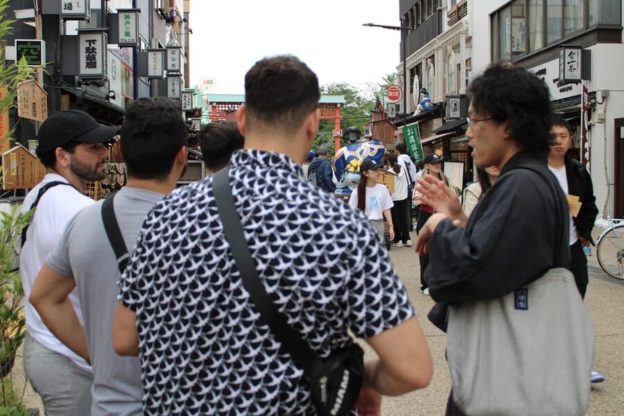 Tokyo: Asakusa Walking Tour with Japanese Comedian - Sensō-ji Temple: what to notice in the deity statues and the temple story