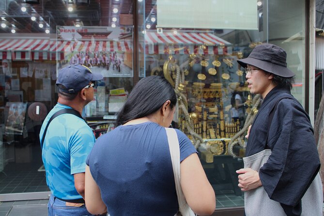 Tokyo: Asakusa Walking Tour with Japanese Comedian - Where you meet and how to start smoothly