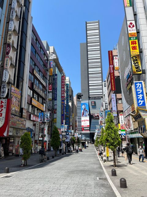 tokyo city walk tour visit Tokyo in one day - Sensoji Temple: the history stop that still feels alive