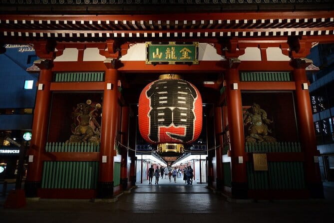Tokyo Day Tour in Mt. Fuji, Lake Ashi Cruise and Owakudani Cable - Lake Yamanaka Swan Lake: the quick photo break