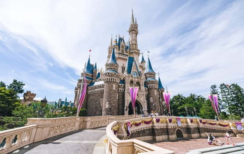 Tokyo Disneyland: 1-Day Entry Ticket and Private Transfer - How your Tokyo Disneyland day is likely to flow inside the park