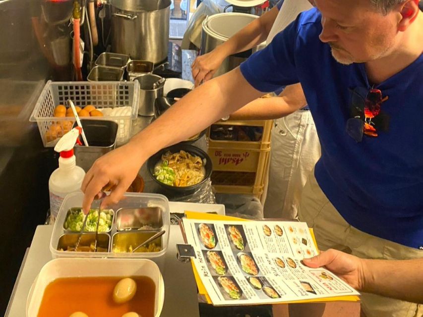 Tokyo: Easy Ramen Cooking Experience in Kabukicho, Shinjuku - Eating in Shinjuku Kabukicho: the meal part is the payoff